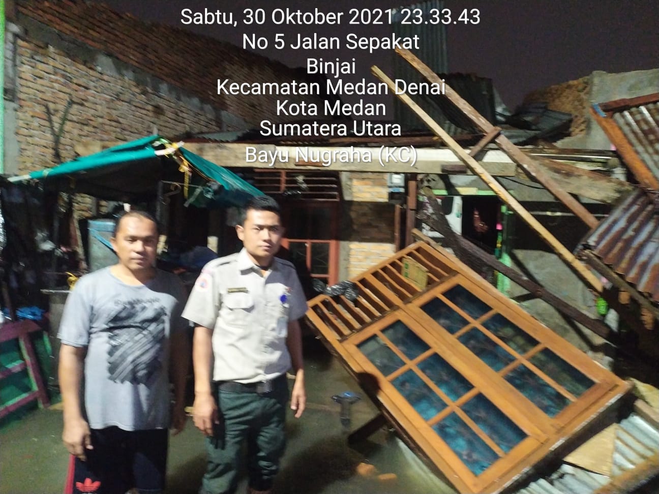 Personil BPBD Kota Medan Monitoring Angin Puting Beliung di Kelurahan Binjai Kecamatan Medan Denai